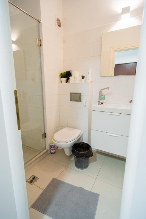One Bedroom Flat In Bucharest'S Historic District Esterno foto