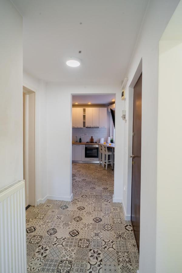 One Bedroom Flat In Bucharest'S Historic District Esterno foto