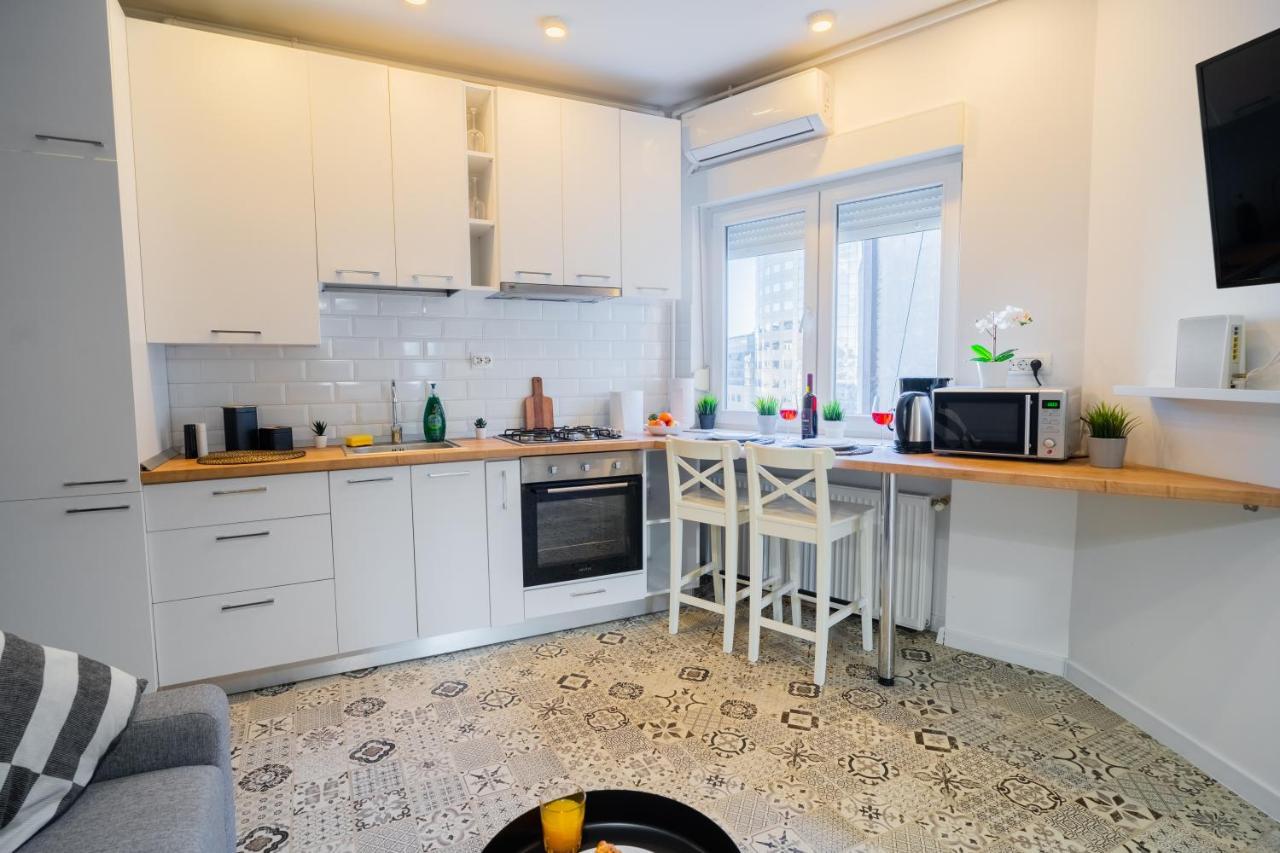 One Bedroom Flat In Bucharest'S Historic District Esterno foto