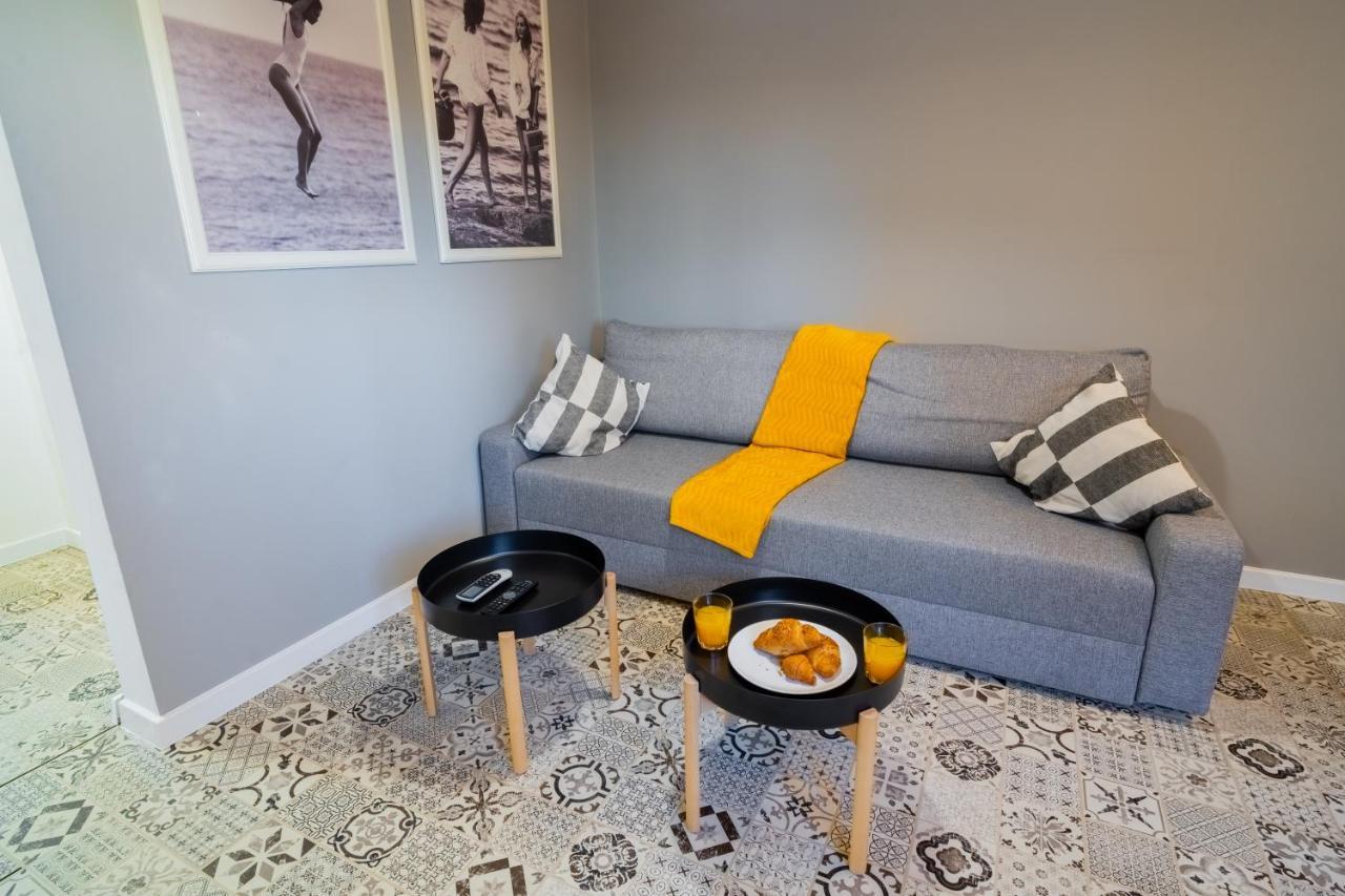 One Bedroom Flat In Bucharest'S Historic District Esterno foto