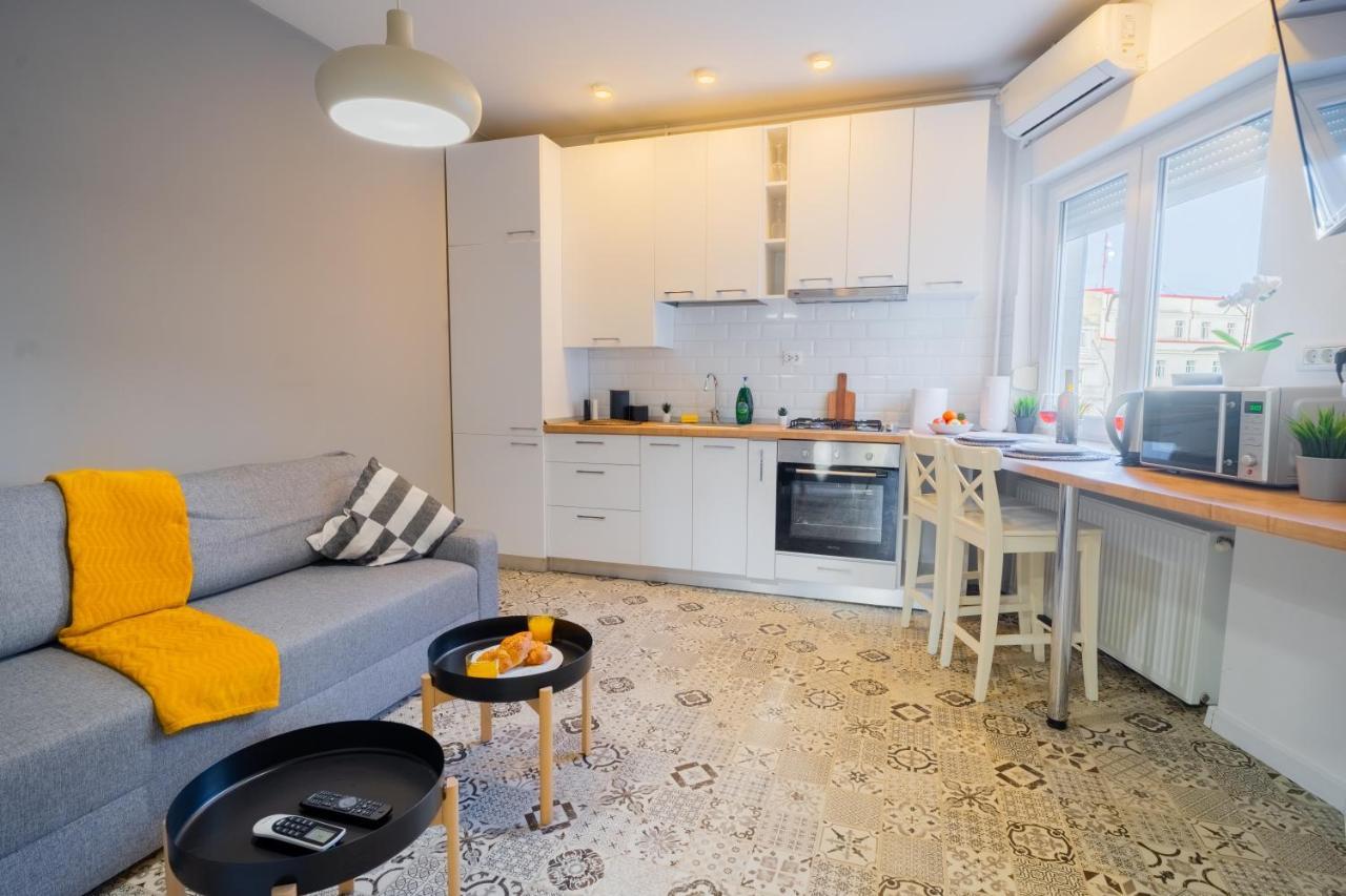 One Bedroom Flat In Bucharest'S Historic District Esterno foto